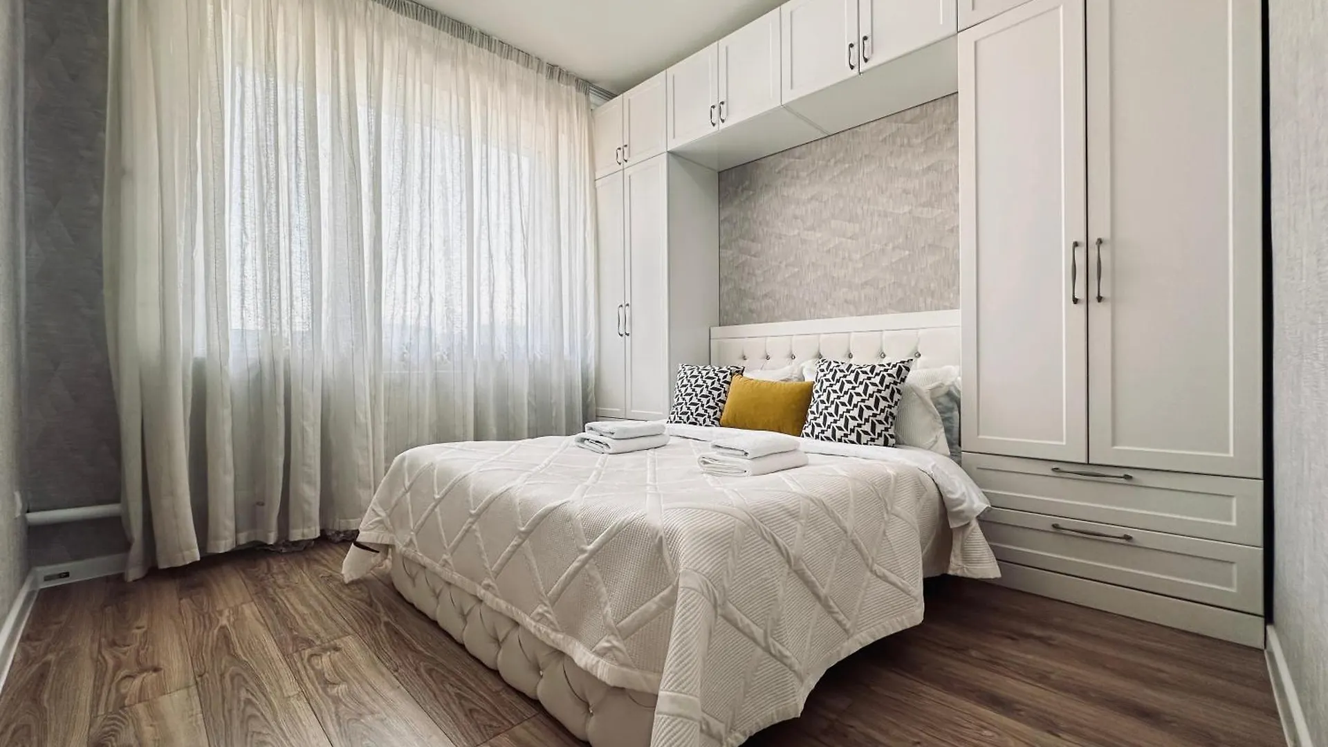 Welcome To R House Almaty Apartment