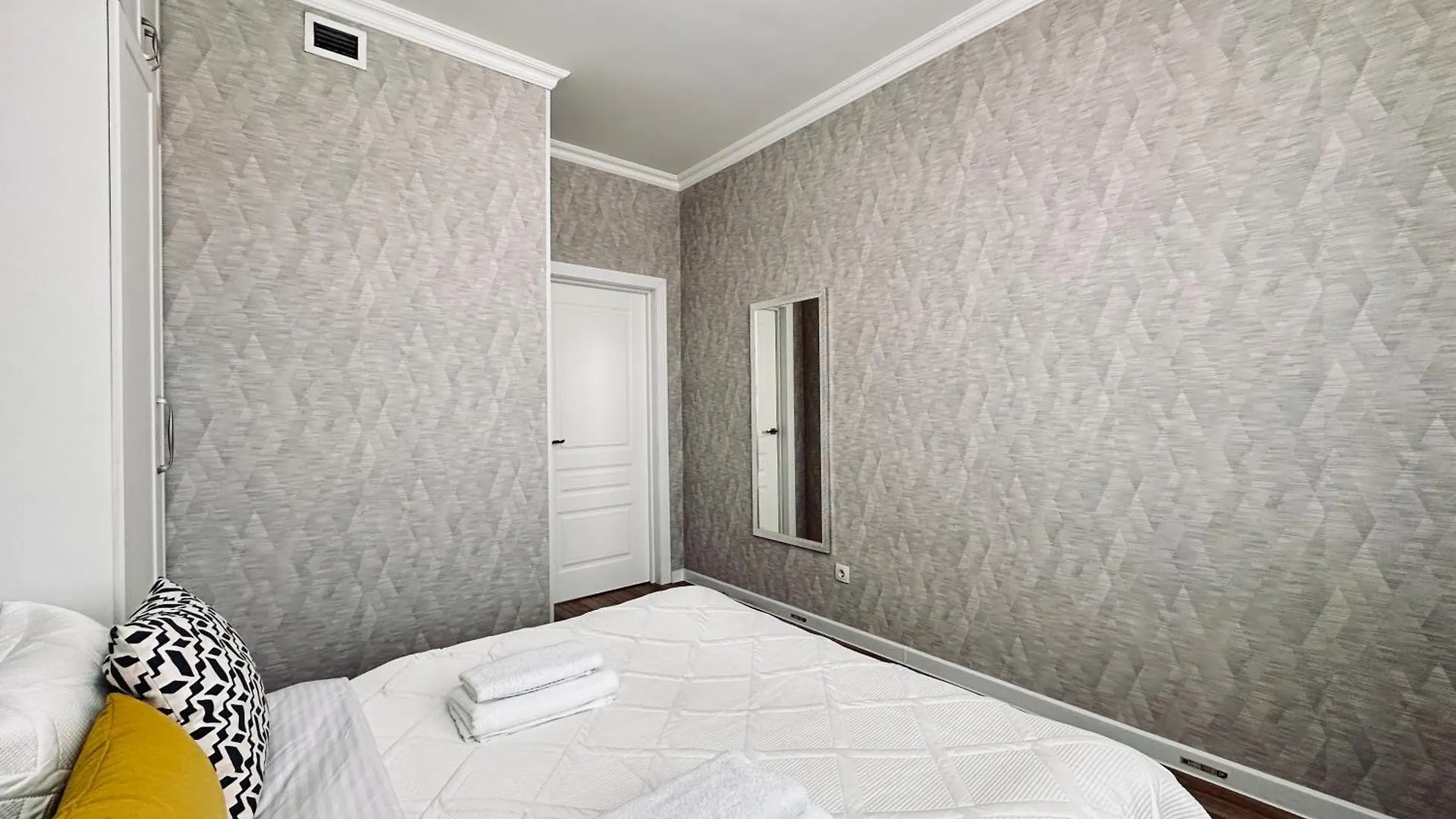 Apartment Welcome To R House Almaty Kazakhstan